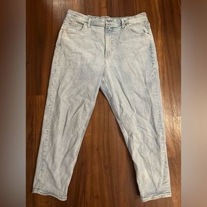 GAP Denim light wash mom jeans NWOT